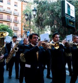 PROCESION EXTRAORDINARIA DE 25 ANIVERSARIO  FUNDACIONAL DE LA HERMANDAD  Y LA COFRADÍA DE NAZARENOS   (ZARAGOZA)