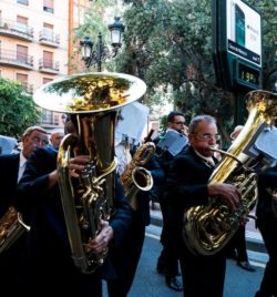 PROCESION EXTRAORDINARIA DE 25 ANIVERSARIO  FUNDACIONAL DE LA HERMANDAD  Y LA COFRADÍA DE NAZARENOS   (ZARAGOZA)