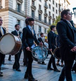 PROCESION EXTRAORDINARIA DE 25 ANIVERSARIO  FUNDACIONAL DE LA HERMANDAD  Y LA COFRADÍA DE NAZARENOS   (ZARAGOZA)