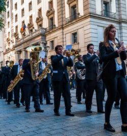 PROCESION EXTRAORDINARIA DE 25 ANIVERSARIO  FUNDACIONAL DE LA HERMANDAD  Y LA COFRADÍA DE NAZARENOS   (ZARAGOZA)