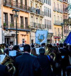 PROCESION EXTRAORDINARIA DE 25 ANIVERSARIO  FUNDACIONAL DE LA HERMANDAD  Y LA COFRADÍA DE NAZARENOS   (ZARAGOZA)
