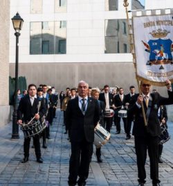 PROCESION EXTRAORDINARIA DE 25 ANIVERSARIO  FUNDACIONAL DE LA HERMANDAD  Y LA COFRADÍA DE NAZARENOS   (ZARAGOZA)