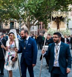 PROCESION EXTRAORDINARIA DE 25 ANIVERSARIO  FUNDACIONAL DE LA HERMANDAD  Y LA COFRADÍA DE NAZARENOS   (ZARAGOZA)