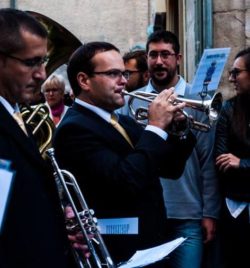 PROCESION EXTRAORDINARIA DE 25 ANIVERSARIO  FUNDACIONAL DE LA HERMANDAD  Y LA COFRADÍA DE NAZARENOS   (ZARAGOZA)