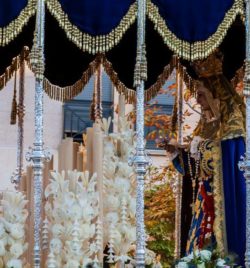 PROCESION EXTRAORDINARIA DE 25 ANIVERSARIO  FUNDACIONAL DE LA HERMANDAD  Y LA COFRADÍA DE NAZARENOS   (ZARAGOZA)