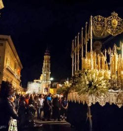 PROCESION EXTRAORDINARIA DE 25 ANIVERSARIO  FUNDACIONAL DE LA HERMANDAD  Y LA COFRADÍA DE NAZARENOS   (ZARAGOZA)