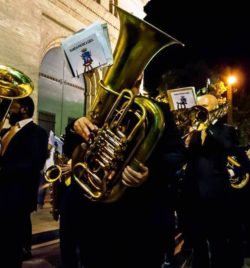 PROCESION EXTRAORDINARIA DE 25 ANIVERSARIO  FUNDACIONAL DE LA HERMANDAD  Y LA COFRADÍA DE NAZARENOS   (ZARAGOZA)