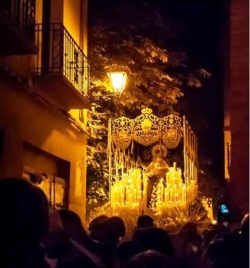 PROCESION EXTRAORDINARIA DE 25 ANIVERSARIO  FUNDACIONAL DE LA HERMANDAD  Y LA COFRADÍA DE NAZARENOS   (ZARAGOZA)