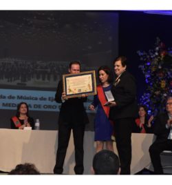 ENTREGA DE LA MEDALLA DE ORO DE LA VILLA DE EJEA