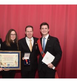 ENTREGA DE LA MEDALLA DE ORO DE LA VILLA DE EJEA