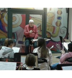 ENSAYO CON EL MAESTRO COMPOSITOR Y DIRECTOR ABEL MORENO