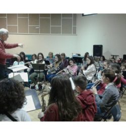 ENSAYO CON EL MAESTRO COMPOSITOR Y DIRECTOR ABEL MORENO