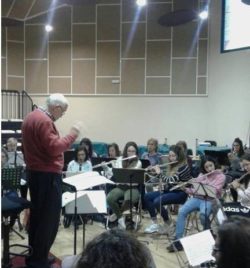 ENSAYO CON EL MAESTRO COMPOSITOR Y DIRECTOR ABEL MORENO
