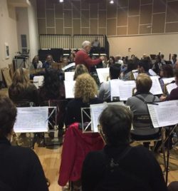 ENSAYO CON EL MAESTRO COMPOSITOR Y DIRECTOR ABEL MORENO