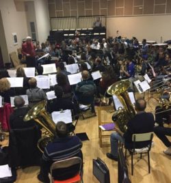 ENSAYO CON EL MAESTRO COMPOSITOR Y DIRECTOR ABEL MORENO