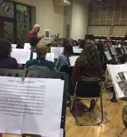 ENSAYO CON EL MAESTRO COMPOSITOR Y DIRECTOR ABEL MORENO