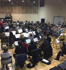 ENSAYO CON EL MAESTRO COMPOSITOR Y DIRECTOR ABEL MORENO