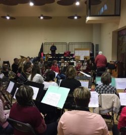 ENSAYO CON EL MAESTRO COMPOSITOR Y DIRECTOR ABEL MORENO