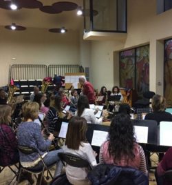 ENSAYO CON EL MAESTRO COMPOSITOR Y DIRECTOR ABEL MORENO