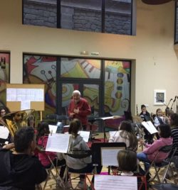 ENSAYO CON EL MAESTRO COMPOSITOR Y DIRECTOR ABEL MORENO