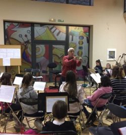 ENSAYO CON EL MAESTRO COMPOSITOR Y DIRECTOR ABEL MORENO