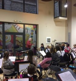 ENSAYO CON EL MAESTRO COMPOSITOR Y DIRECTOR ABEL MORENO