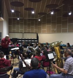 ENSAYO CON EL MAESTRO COMPOSITOR Y DIRECTOR ABEL MORENO