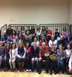 ENSAYO CON EL MAESTRO COMPOSITOR Y DIRECTOR ABEL MORENO
